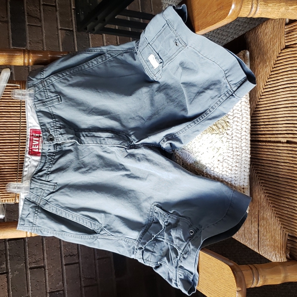 Levi's gray cargo shorts, size 38